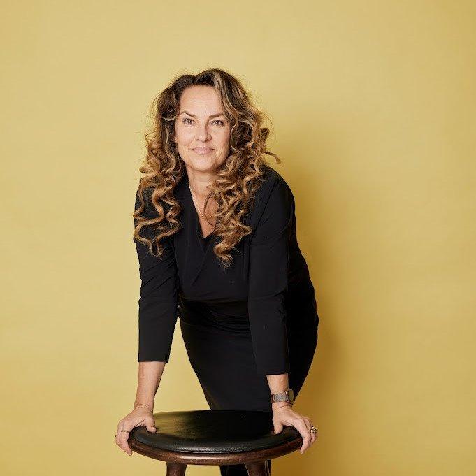 12.30 - 13.00 | Træd ud af krisen og ind i din fremtids-karakter | Anne Skare Nielsen, universal futurist