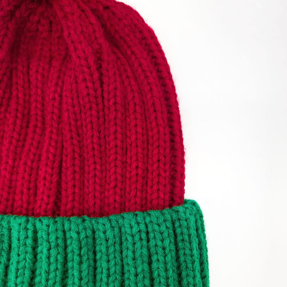Santa beanie 3 red / green