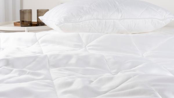 Luksuriøs blød og behagelig dyne og pude i bambus