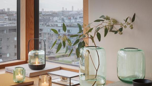 Selv uden årstidens blomster eller grene er Acorn glasvasen noget helt særligt