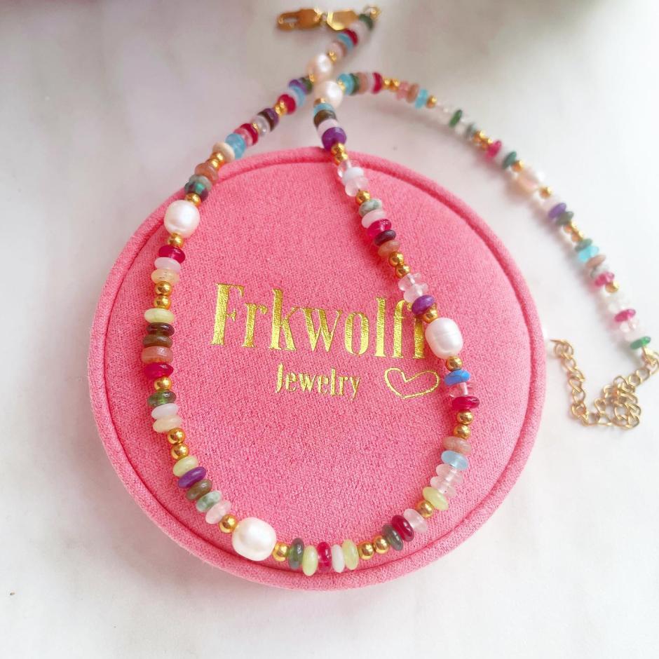 color pearl necklace