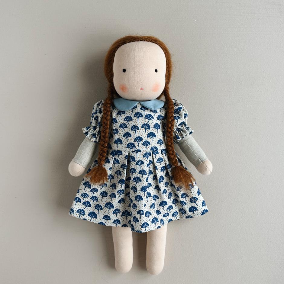 Little Kin Eleanor dukke