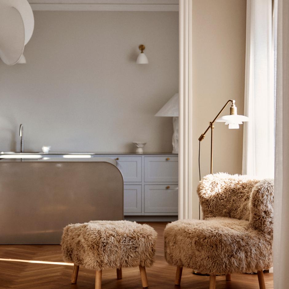 New Emil Lounge Chair