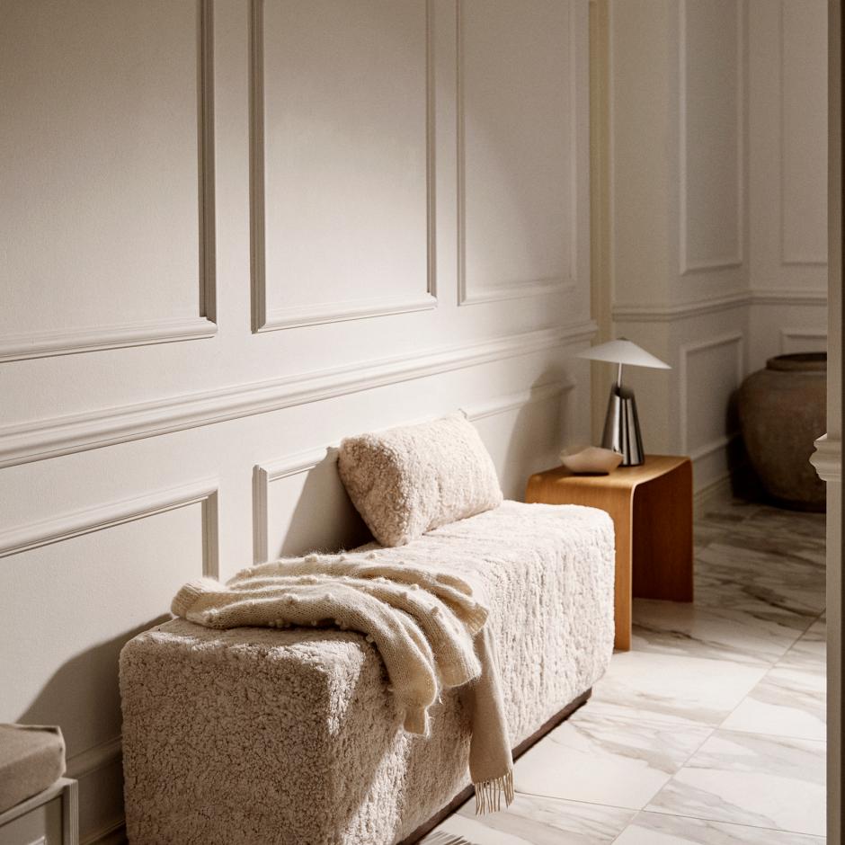 Benjamin Bench & Poufs