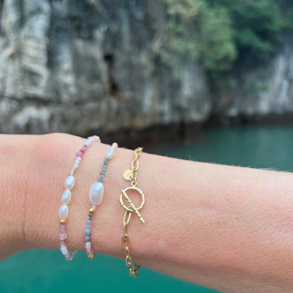 Armbånd m. ædelsten