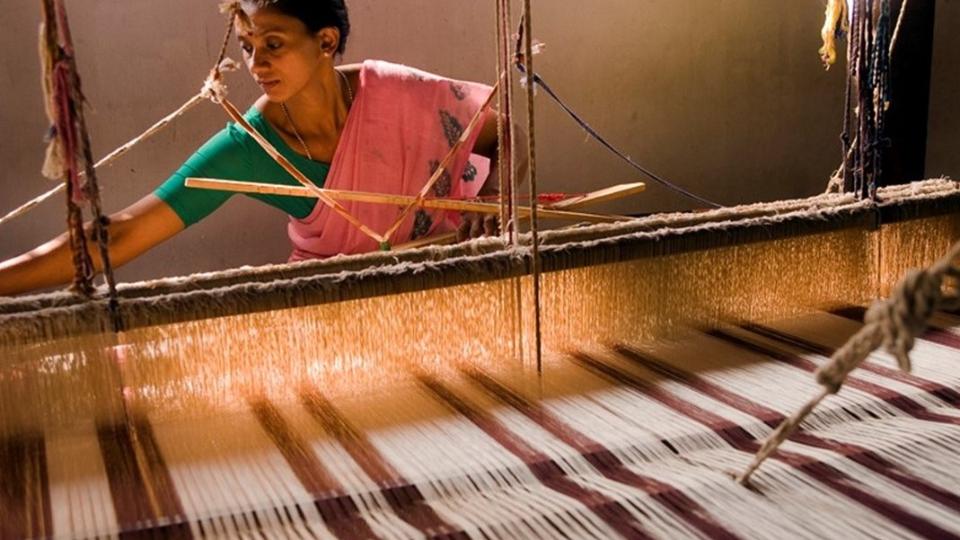 Bag Kulisserne: Mød Ashu, en af Håndværkeren Bag LAYA's Produkter