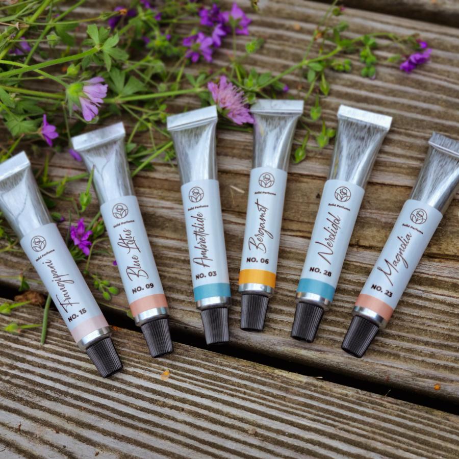 Et duftunivers af 40 naturlige parfumer