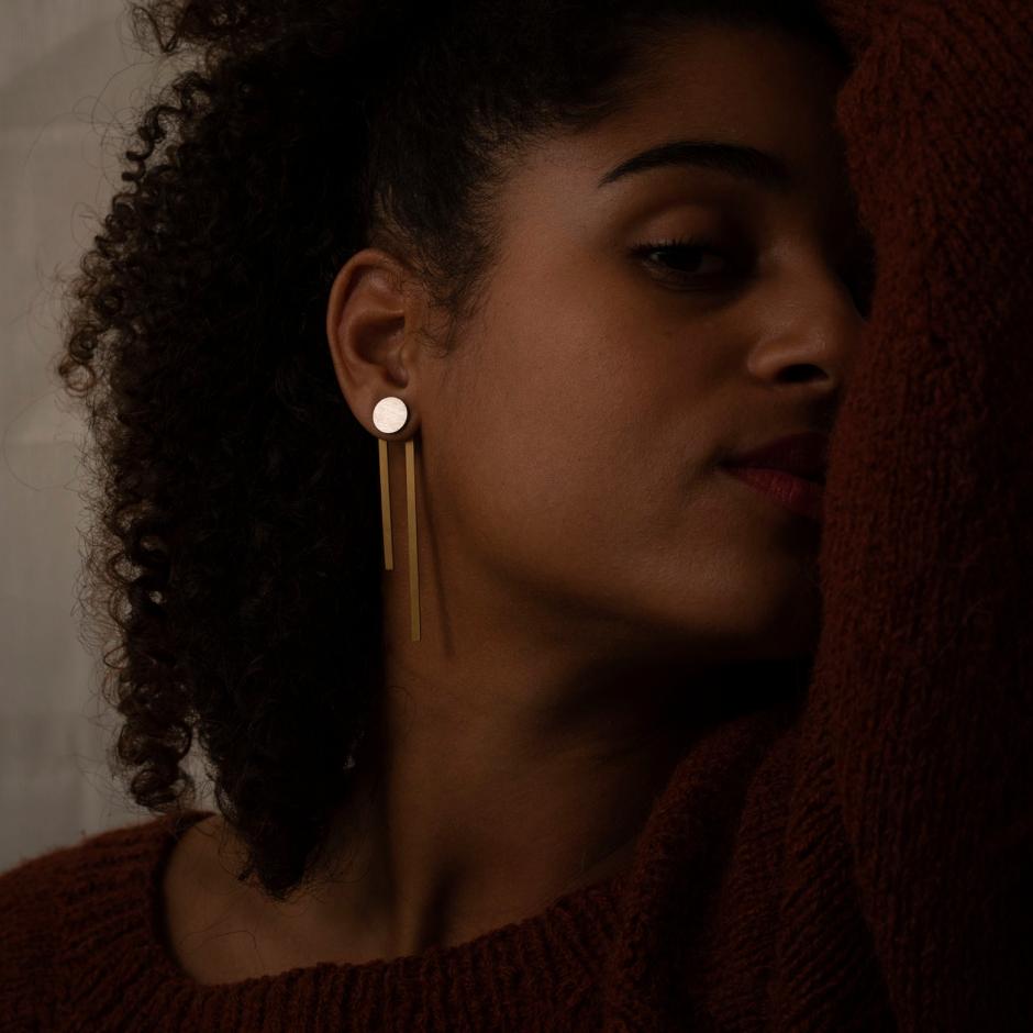 Dot & Parallel Lines