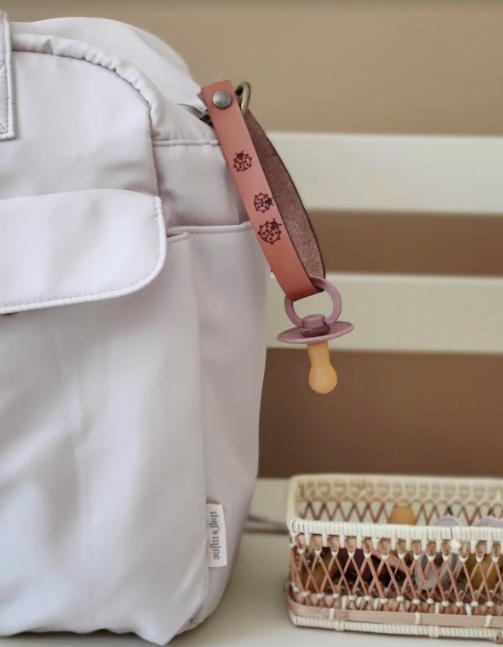 Sutteholder i vegetabilsk kernelæder - Mariehøns