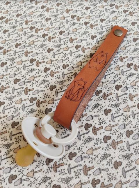 Sutteholder i vegetabilsk kernelæder - Skovens dyr