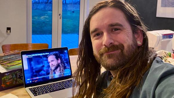 Pressemeddelelse: Løvens Hule: Ét spørgsmål fra en iværksætter fik følelserne og sårbarheden frem i løverne i aftenens afsnit.