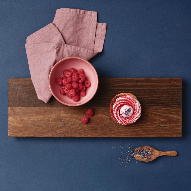 by Brorson - Smukke Anretninger på Egeplanker