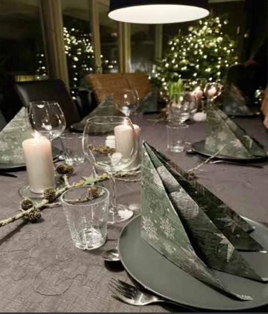 Lys og servietter i gaveposer